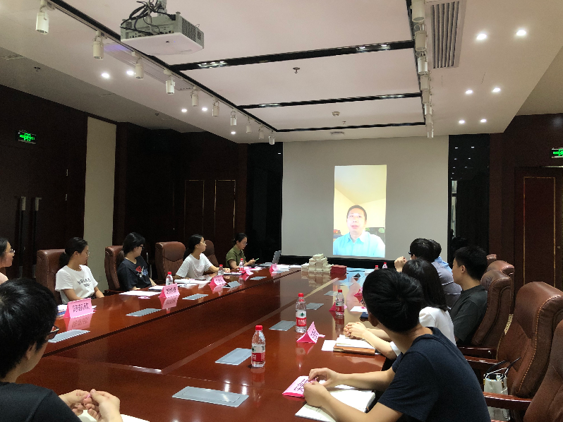 教授发来视频贺电